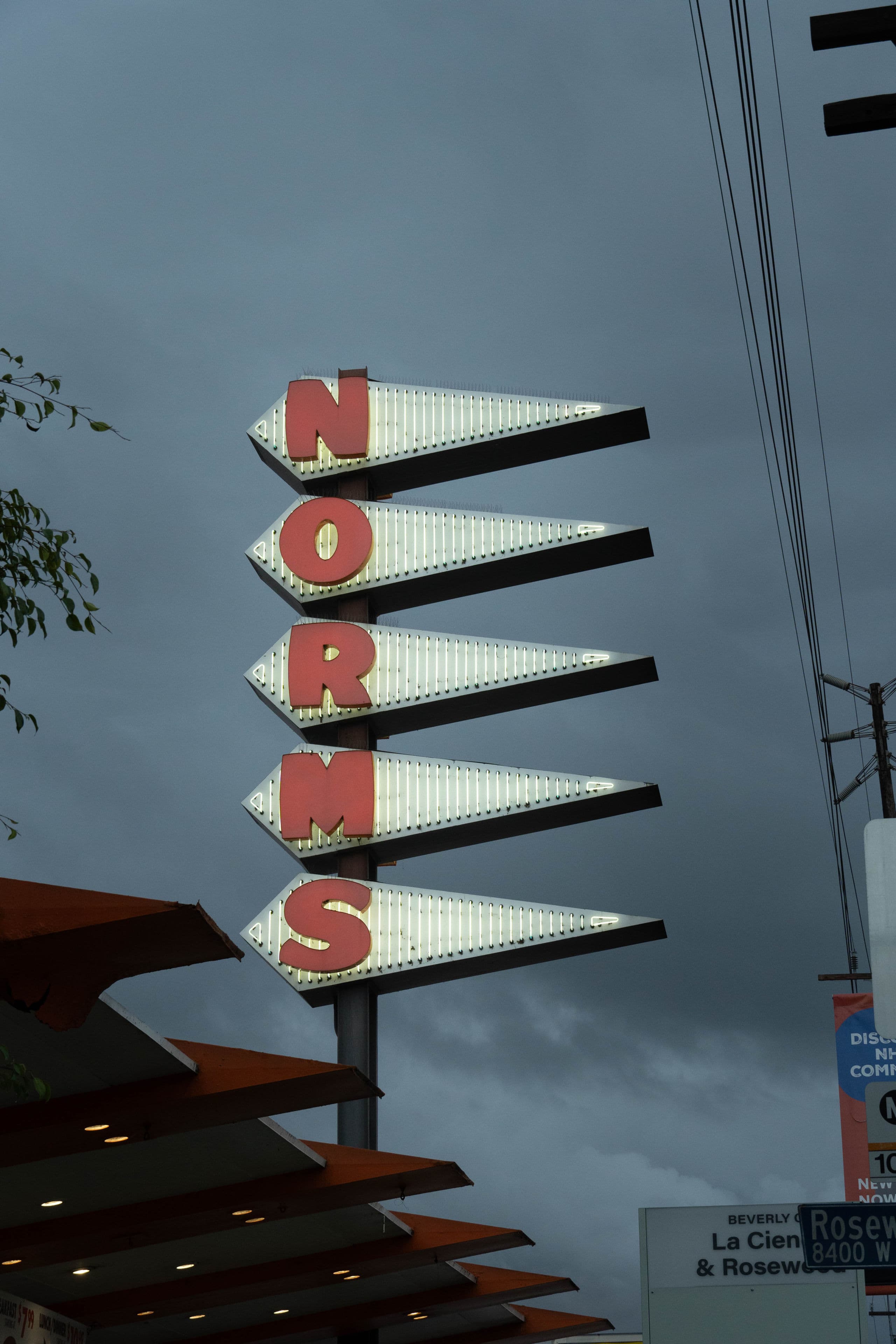 Googie — Norms Sign