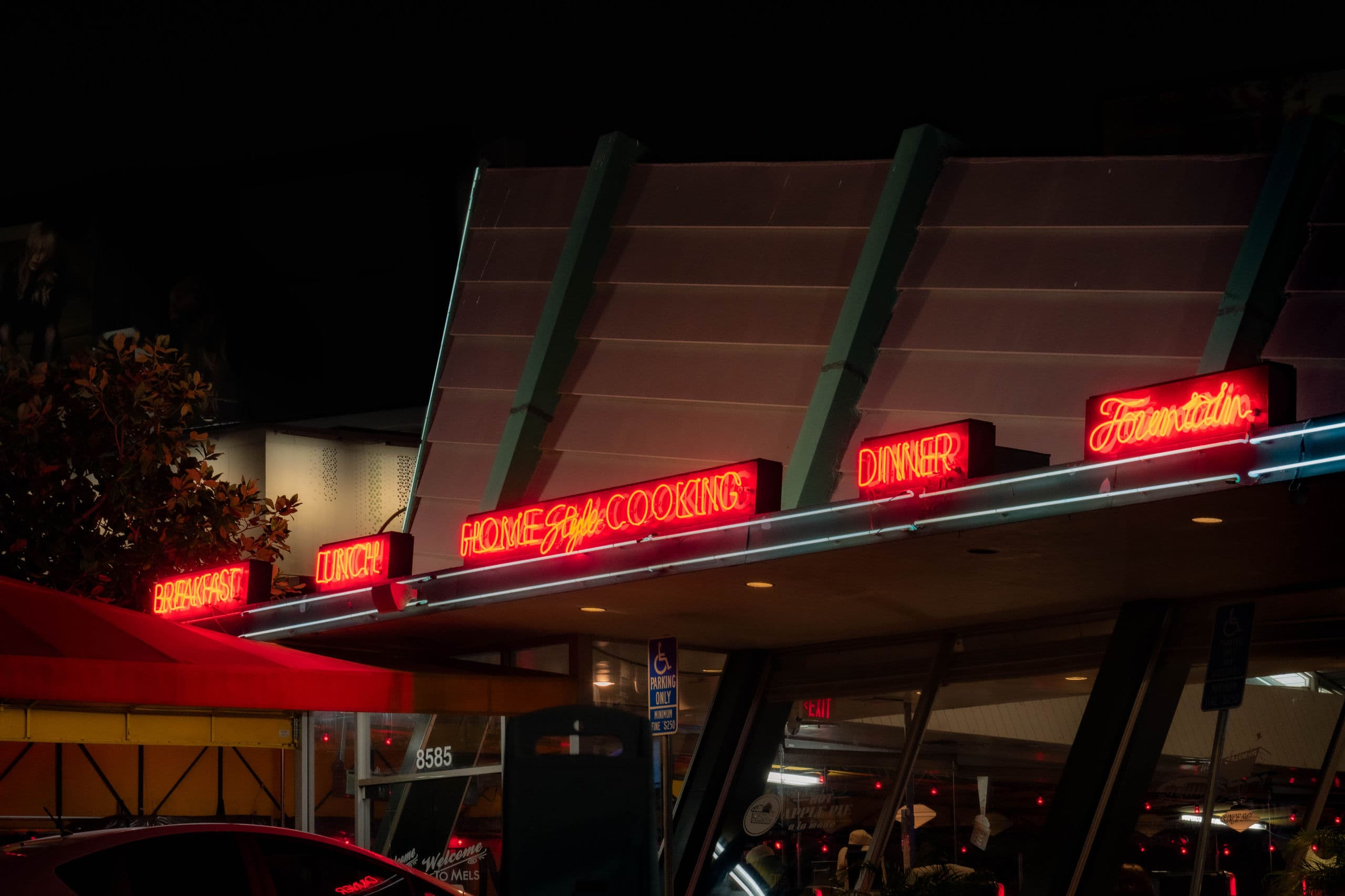 Googie — Mels side