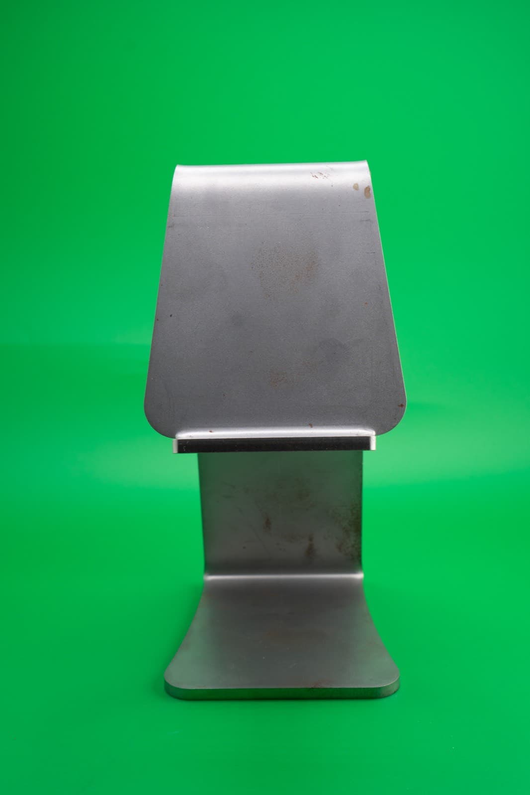 Bent phone stand