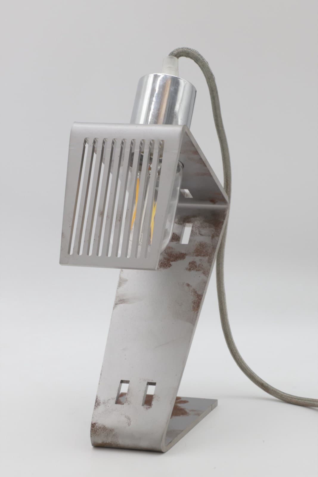 Bent lamp